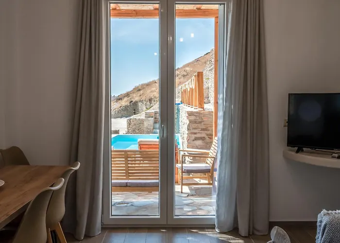 Epithea 2 με ιδιωτικη πισινα Kithnos